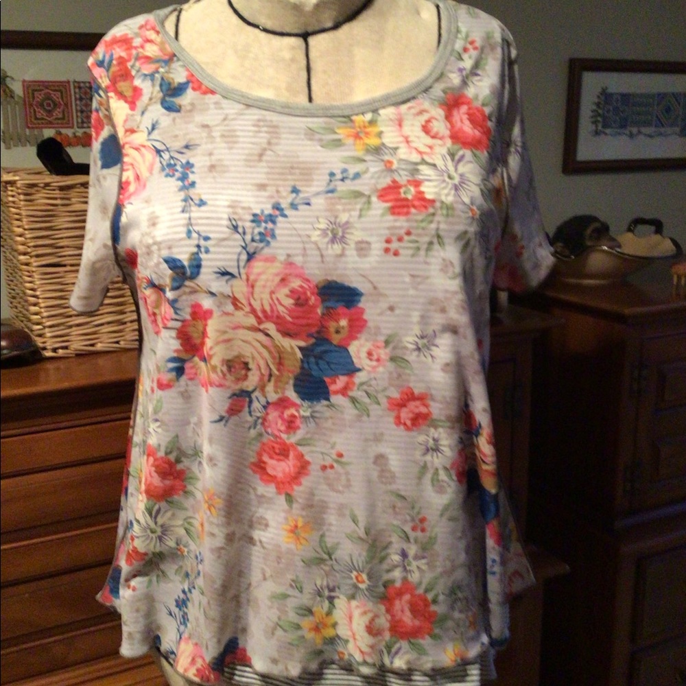 Pretty XL Sundance top that flows beautifully on your body.